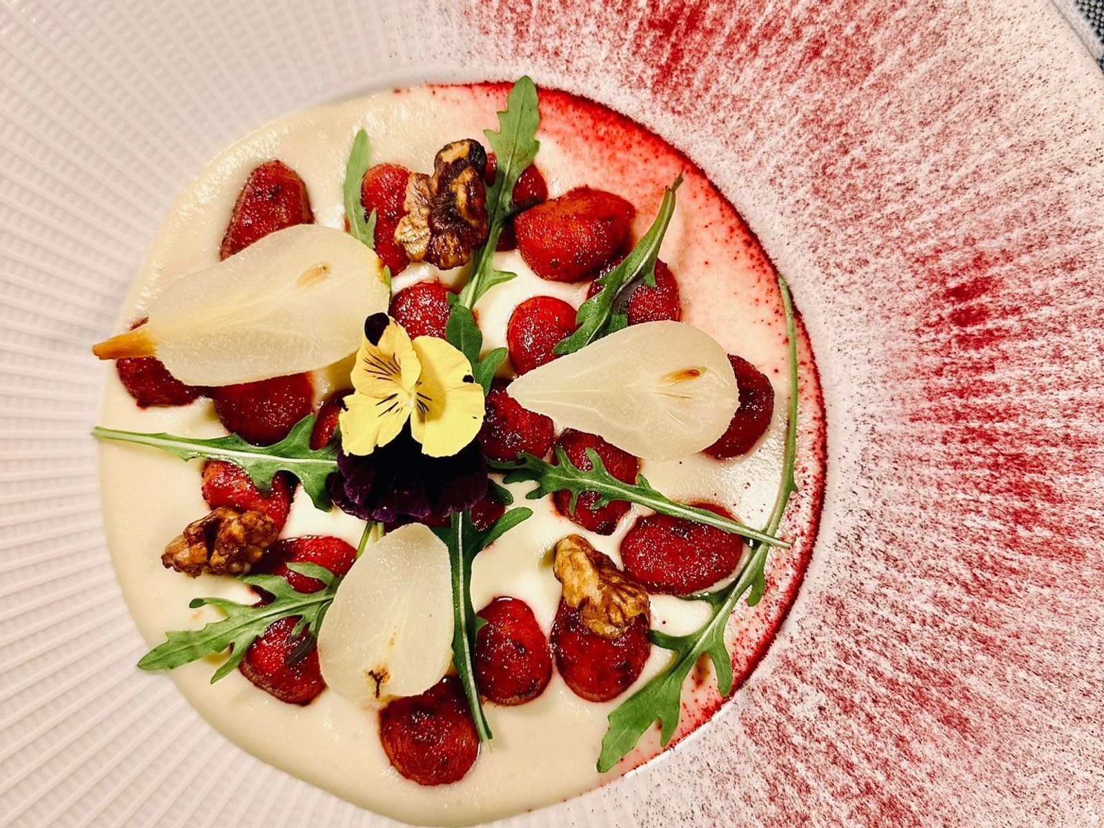 Rinder-Carpaccio mit Birne und Walnüssen